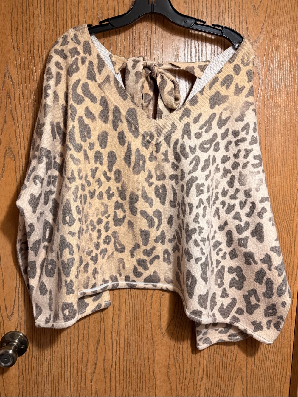 POL Leopard Print V-Neck Sweater in Beige